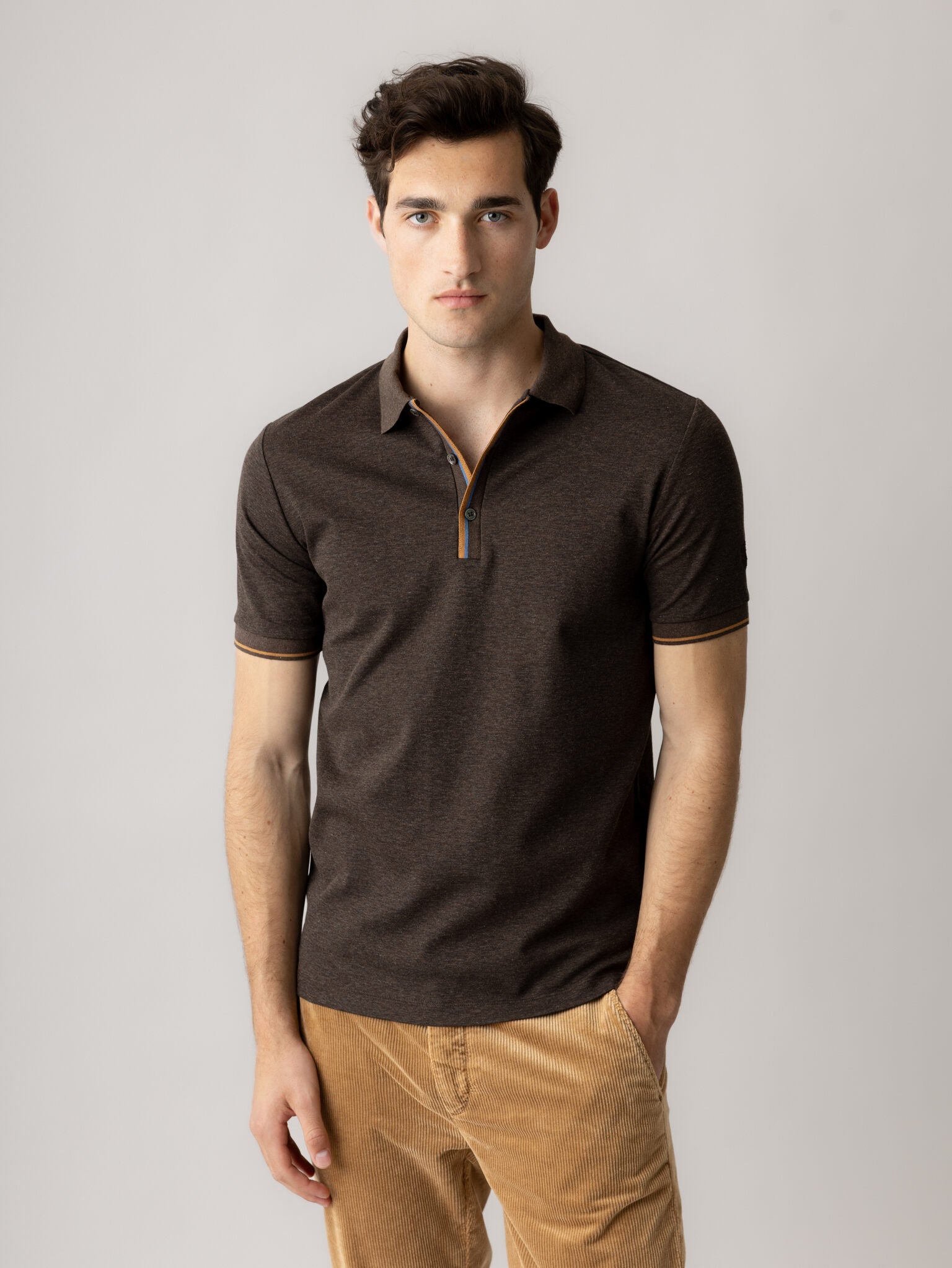 Modelshot / Chocolate Brown Melange / Detail